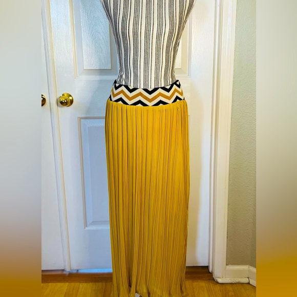 Anthropologie Dear Creatures Pull On Yellow Pleated Chevron Full Length Skirt - Picture 2 of 10